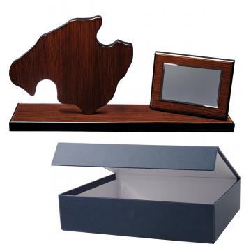 Mapa madera Mallorca wengue con base alargada y placa (Frontal)
