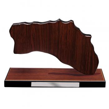 Mapa madera Menorca wengue con base (Frontal)