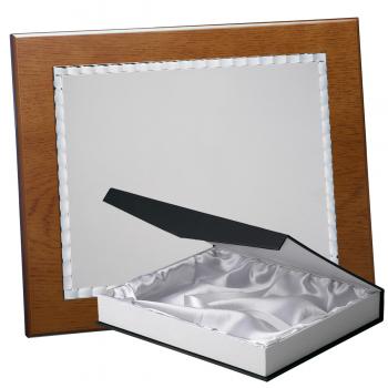 Kit placa de madera color roble avellana mate, aluminio y estuche lujo, serie P520B-50880 (Frontal)