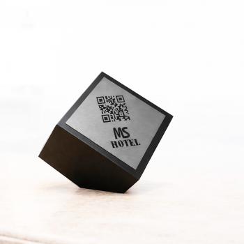 Cubo madera negro mate para hotel