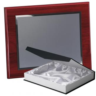 Kit placa de madera color etimoe caoba, aluminio y estuche lujo, serie P310B-50270 (Frontal)