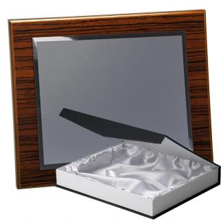 Kit placa de madera color zebrano nogal, aluminio y estuche lujo, serie P310B-50570 (Frontal)