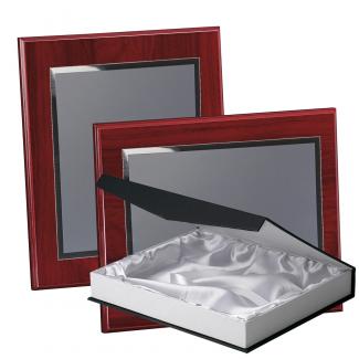 Kit placa de madera color etimoe caoba, aluminio y estuche lujo, serie P310B-50750 (Frontal)