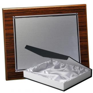 Kit placa de madera color zebrano nogal, aluminio y estuche lujo, serie P400B-50580 (Frontal)