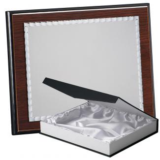 Kit placa de madera color wengue, aluminio y estuche lujo, serie P440B-50900 (Frontal)